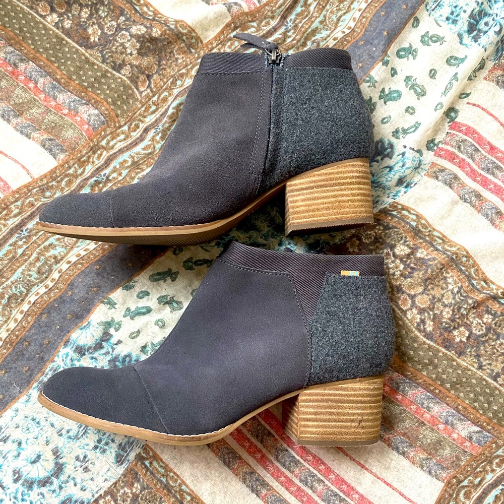 👢TOMS Size 10 Women’s Grey Boots👢